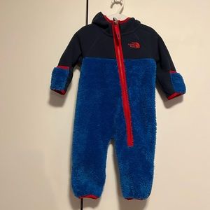 The north face winter onesie 3-6 m
